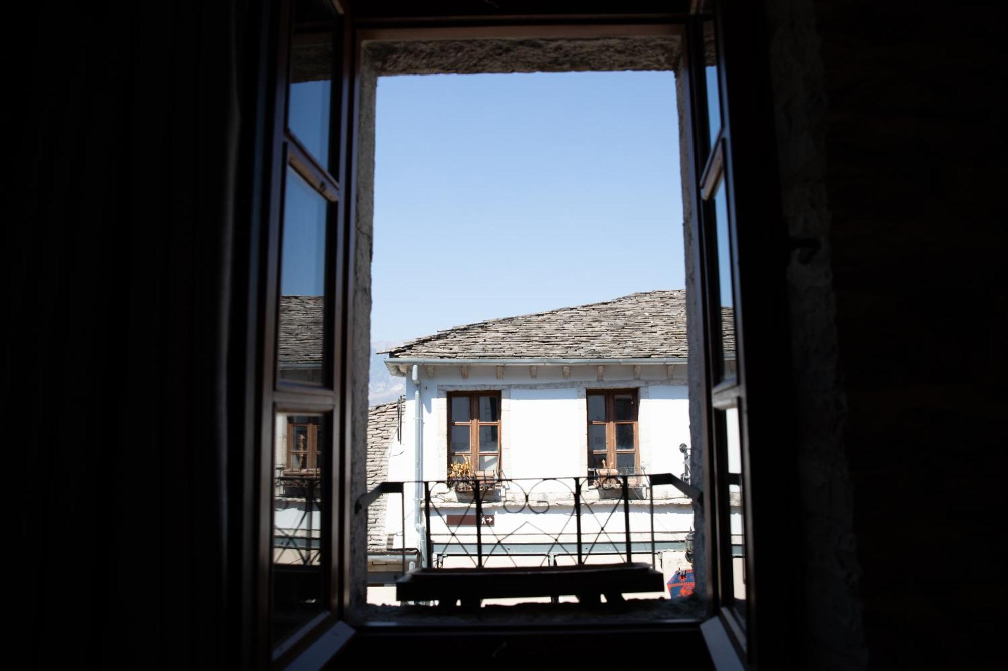 Furra Hotel จีโรคาสเตอร์ ภายนอก รูปภาพ