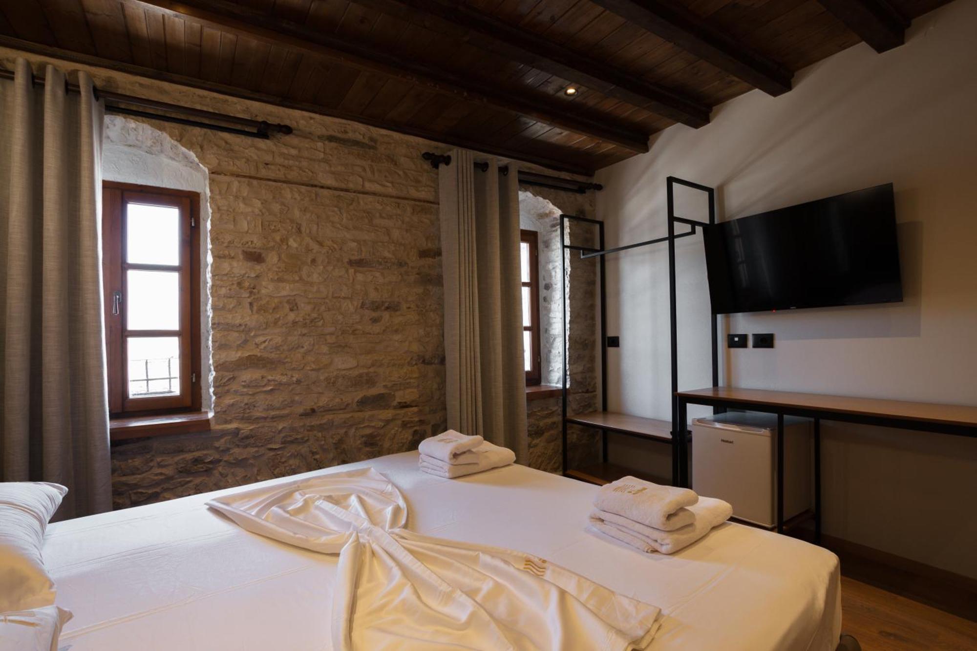Furra Hotel จีโรคาสเตอร์ ภายนอก รูปภาพ