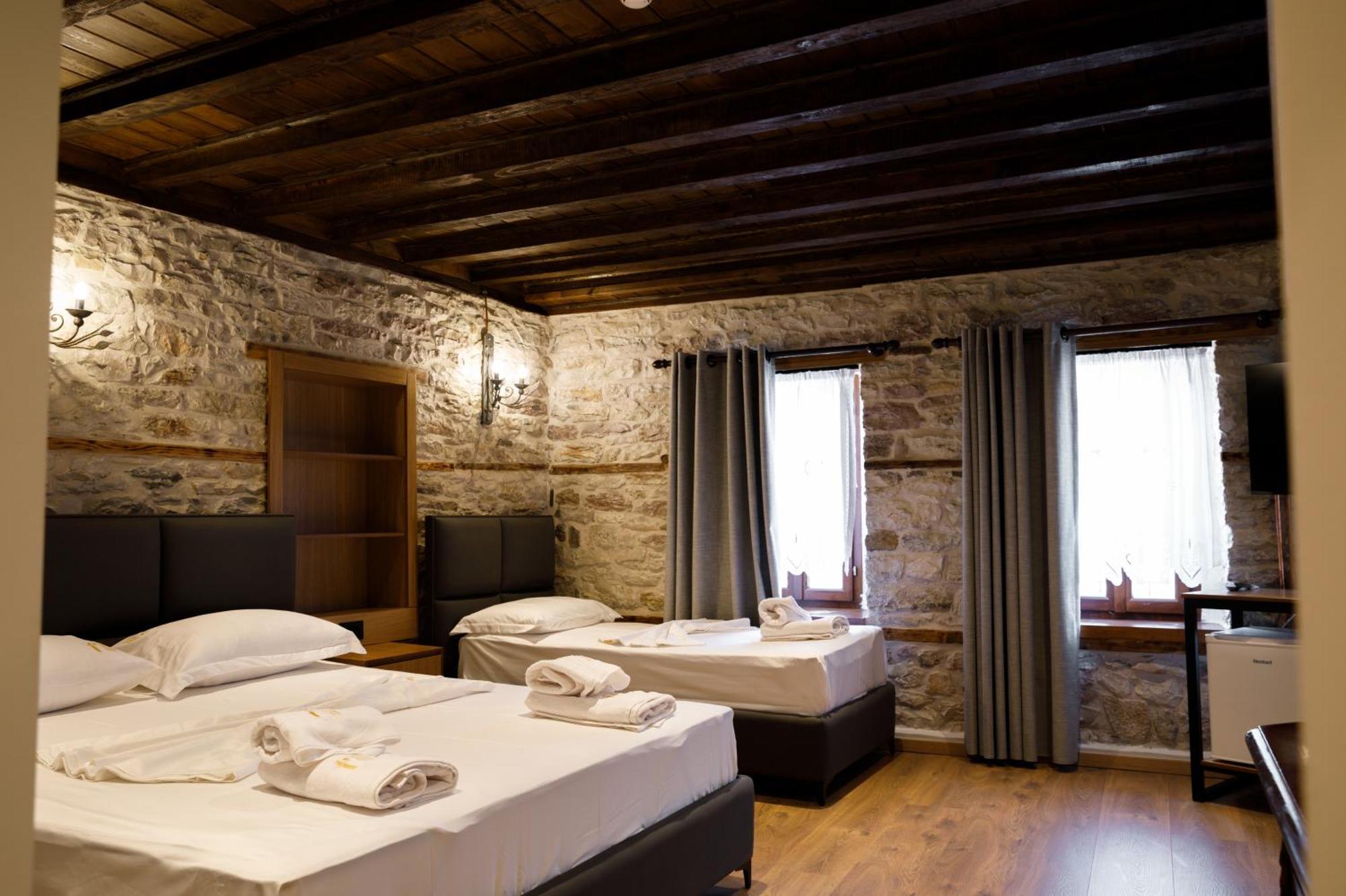 Furra Hotel จีโรคาสเตอร์ ภายนอก รูปภาพ