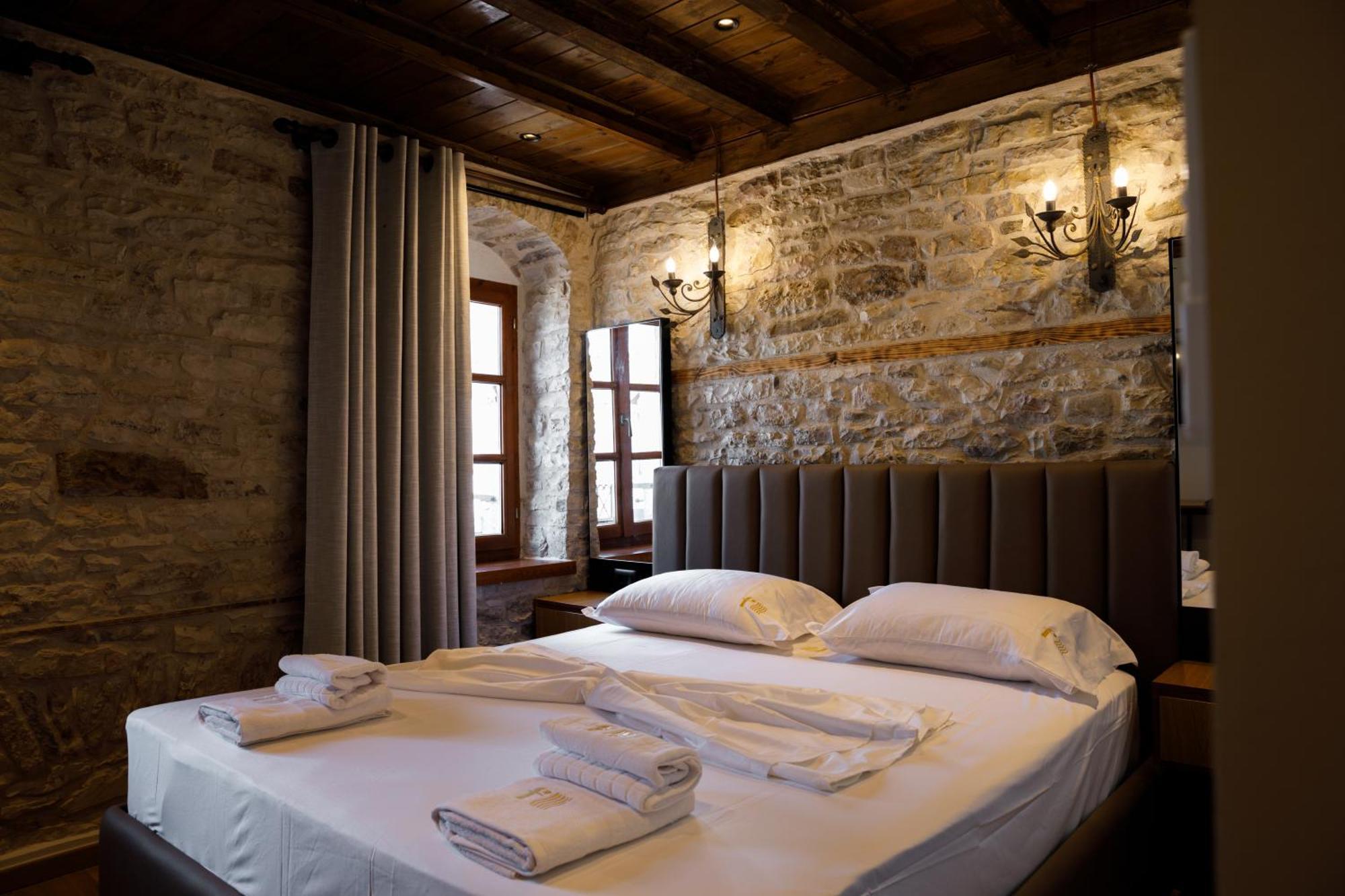 Furra Hotel จีโรคาสเตอร์ ภายนอก รูปภาพ