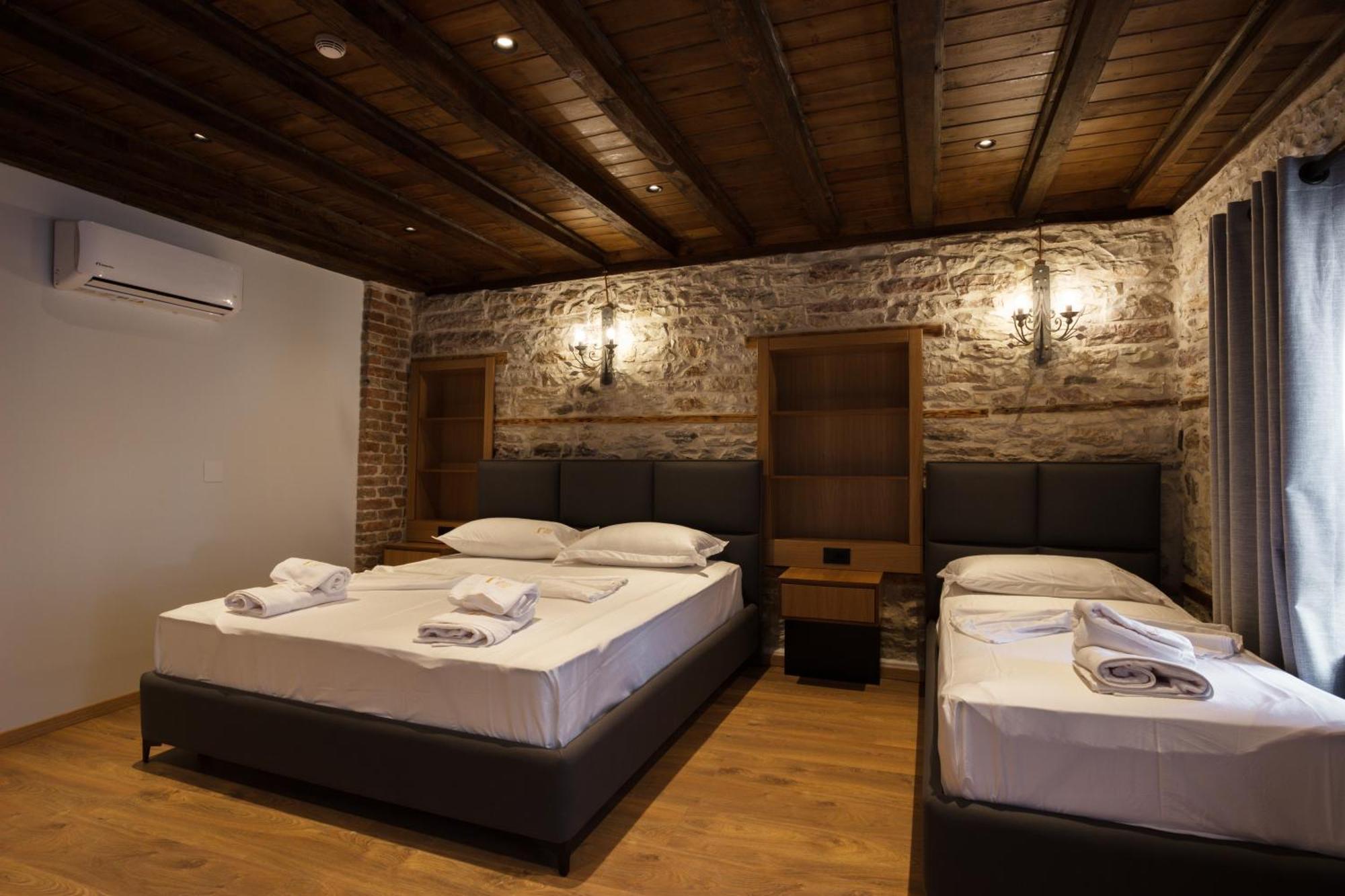 Furra Hotel จีโรคาสเตอร์ ภายนอก รูปภาพ