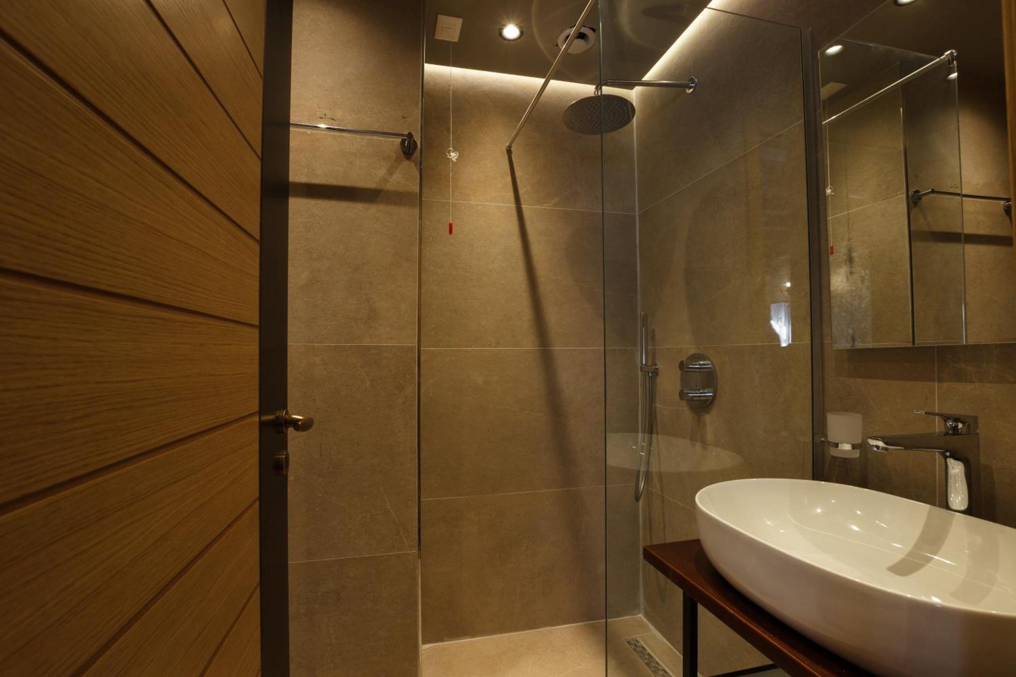 Furra Hotel จีโรคาสเตอร์ ภายนอก รูปภาพ